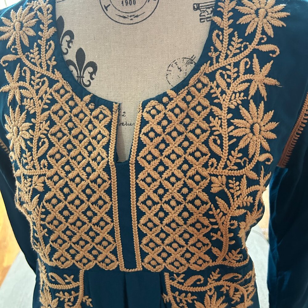 Embroidery blouse - Picture 5 of 8